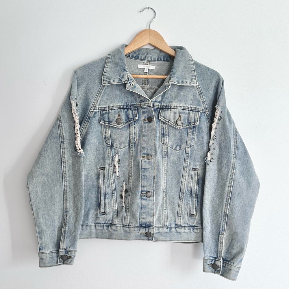 Veveret Distressed Rhinestone Denim Jacket Size Medium